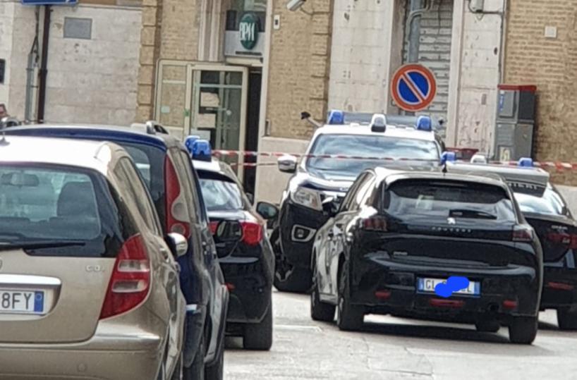 San Severo, bomba all'alba ed esplode il bancomat: ladri in azione