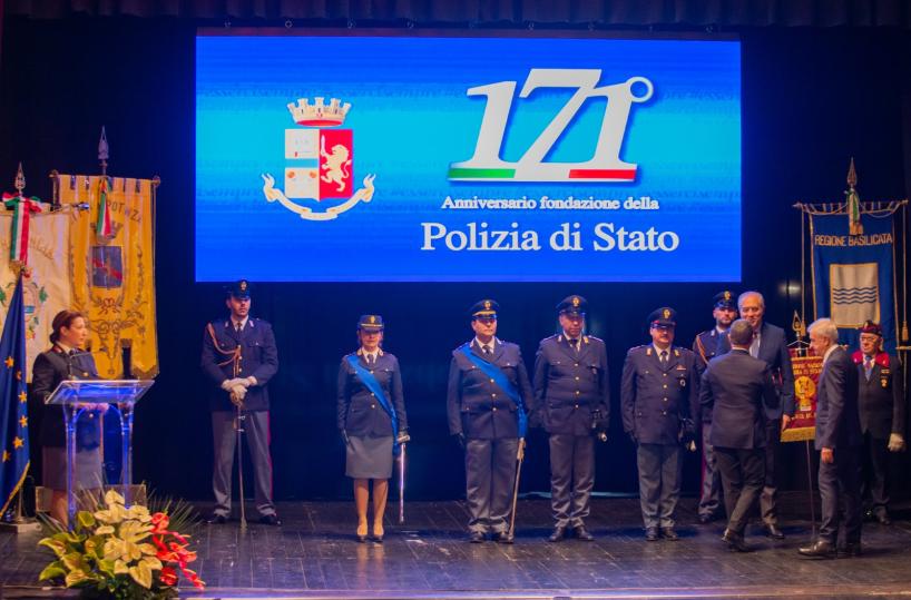 Potenza, certificati medici falsi per avere il porto d'armi: 27 denunce