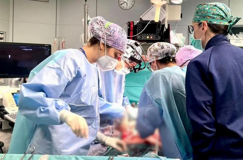 Bari, tre trapianti di fegato in 5 giorni al Policlinico, salvata donna di Taranto con epatite fulminante