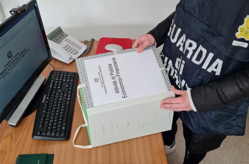 Fasano, scoperto falso odontoiatra: estrazioni e protesi senza alcuna abilitazione