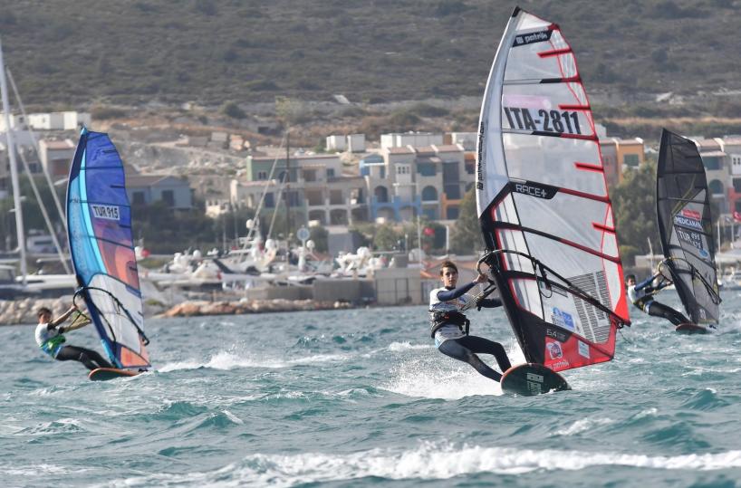 Da Peschici al campionato italiano giovanile «Slalom fin & foil»: esordio stagionale per Michele Bonsanto