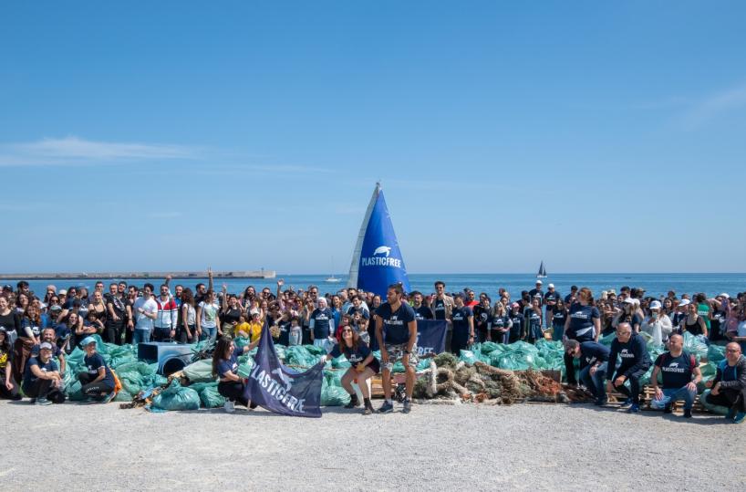 Weekend della Terra, Plastic Free Onlus rimuove 14 tonnellate di plastica in Puglia