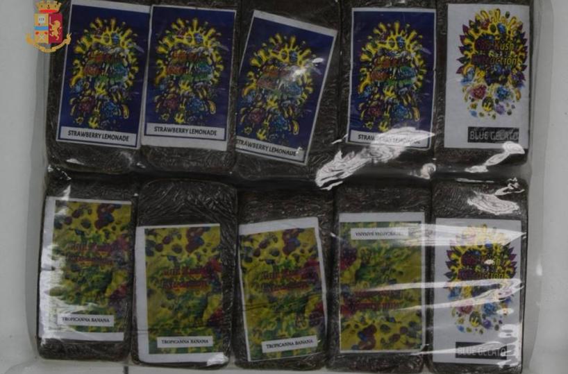 Taranto, in casa e nello scantinato 23 chili di droga: arrestati in due