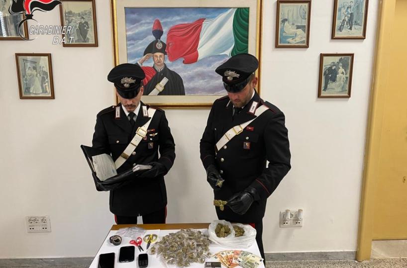 Barletta, sorpresi dai carabinieri mentre confezionavano marijuana: 3 arresti