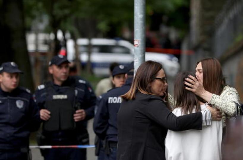 Belgrado, studente spara a scuola e uccide 8 compagni