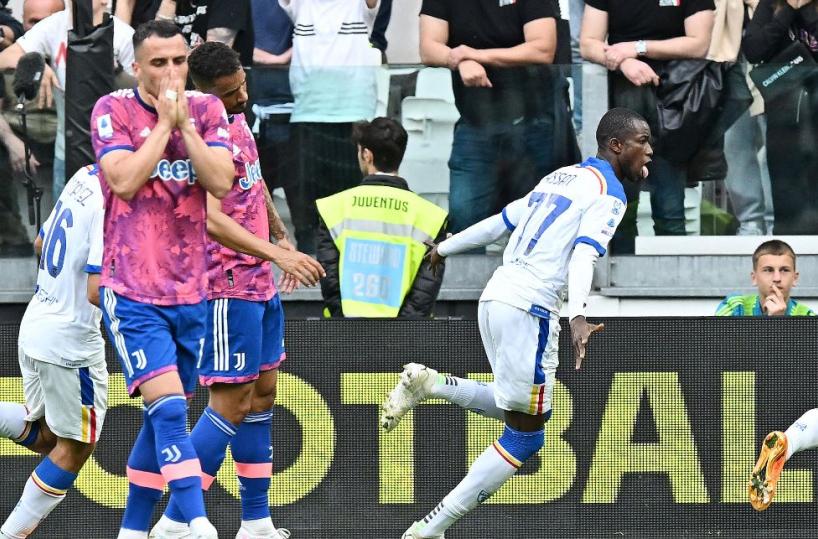Calcio, il Lecce lotta ma si arrende alla Juventus 