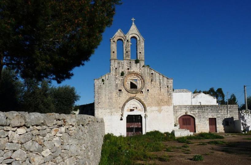 Ceglie, l'antica abbazia della «Madonna della Grotta» a rischio crollo