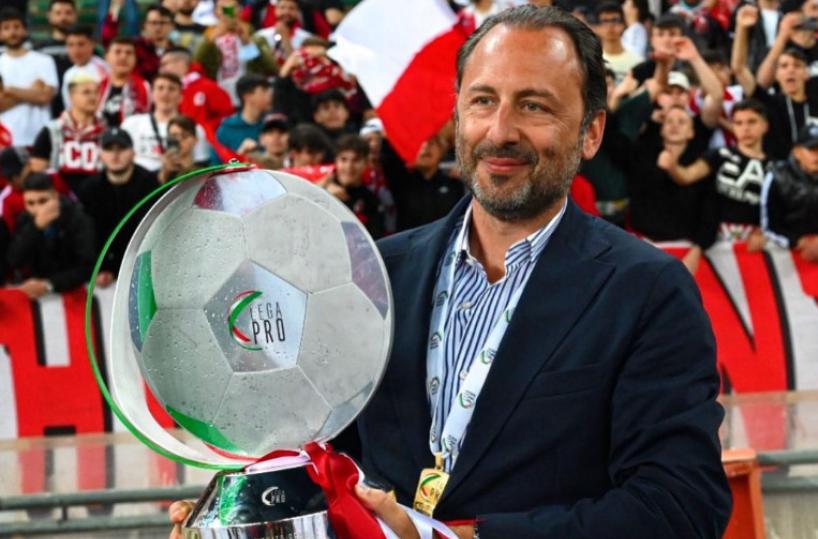 Luigi De Laurentiis scrive ai tifosi del Bari: «Mi spiace che il gesto della sciarpa abbia causato tutto ciò»