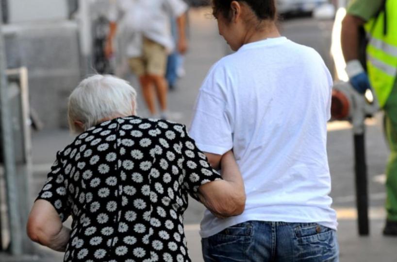 Poggiardo, badante si fa intestare i beni da anziana assistita: denunciata dai nipoti