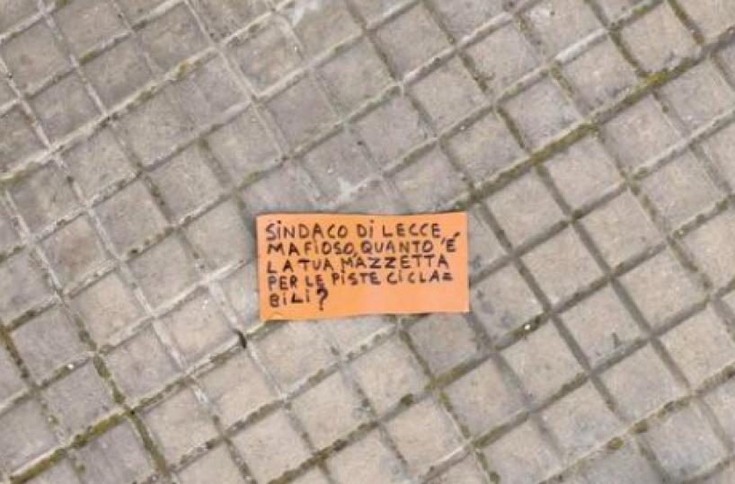 «Sindaco, quanto è la tua mazzetta per le piste ciclabili?», Salvemini risponde a biglietto anonimo