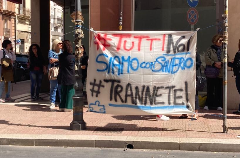 «Mio figlio autistico va protetto», a Taranto la lotta di Adriana che ha perso la casa all'asta