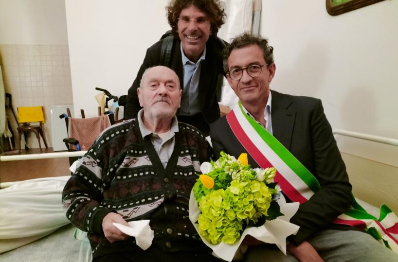 Trani festeggia le 100 candeline di nonno Umberto Vescia