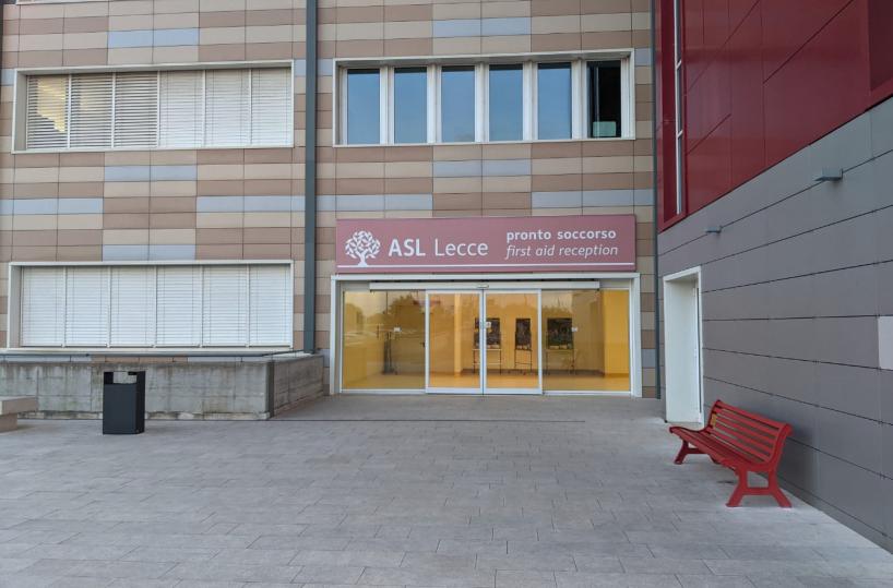 Lecce, la denuncia di una donna: «Mia madre dimenticata al pronto soccorso, andremo in Procura»