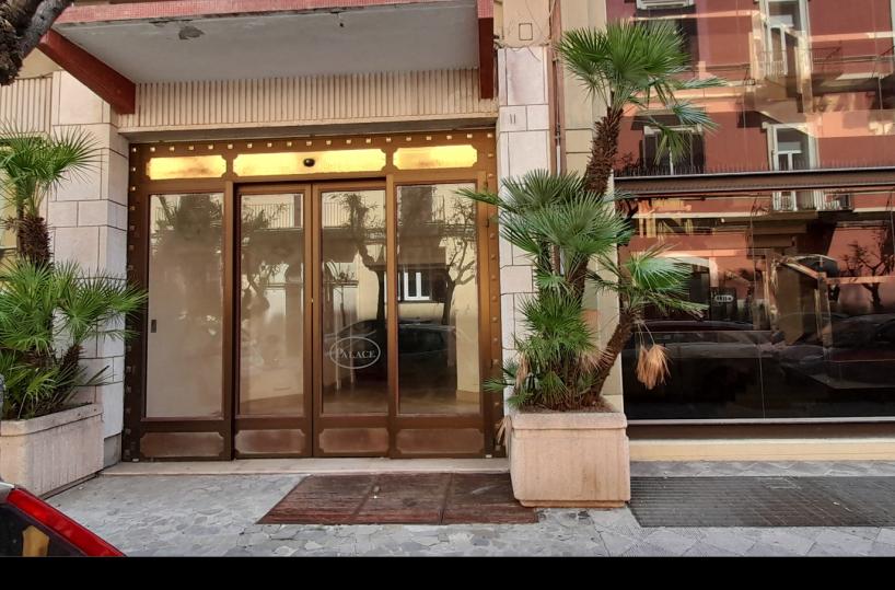 Hotel Palace, a Bari tutto tace sui 40 lavoratori