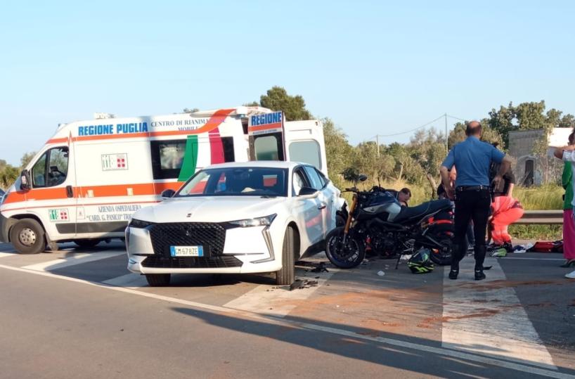 Tricase, incidente tra auto e moto: centauro gravemente ferito