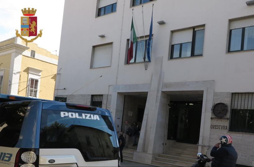 Matera, la compagna lo accoltella al volto e lui finisce in ospedale: arrestata