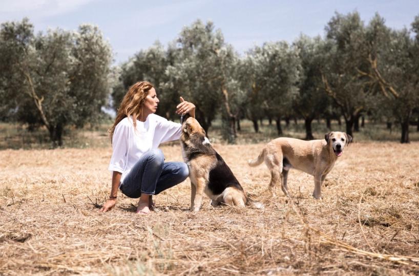 Mercedes, la donna che sussurrava ai cani e agli animali del Salento