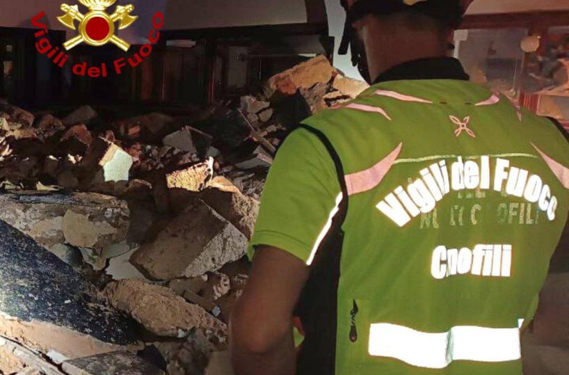 Crolla il solaio a Tenuta Borgo Cardigliano nel Leccese, nessun ferito