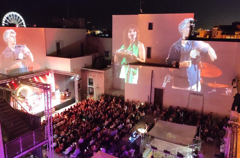 Trani, Jazz a Corte: si parte col concerto-tributo al grande Burt Bacharach
