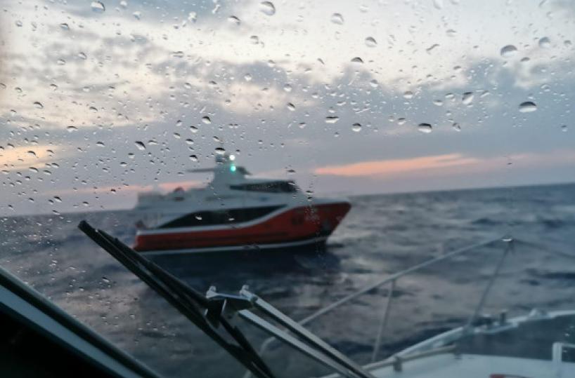 Bisceglie, nave in difficoltà con acqua in sala macchine: salvato l'occupante 81enne