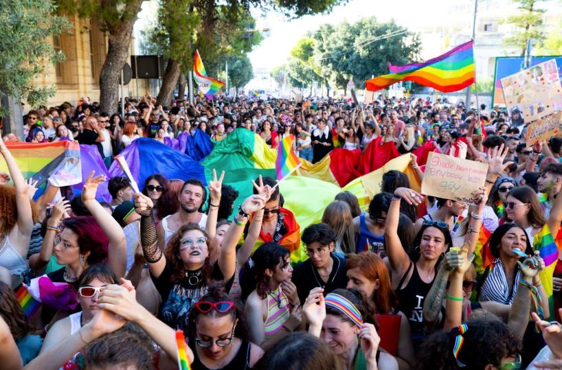 Gay pride a Lecce, il sindaco Salvemini: «Abbiate fiducia nella politica»