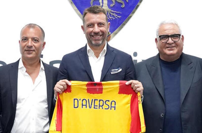 Calcio Lecce, mister D'Aversa si presenta: «Pronto per una nuova sfida»