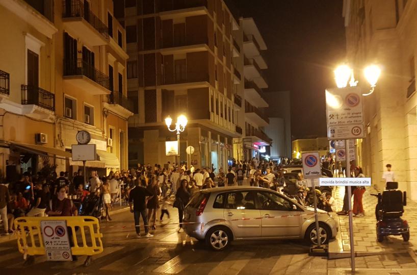 Brindisi, movida sempre più molesta, ancora in attesa dell’ordinanza 