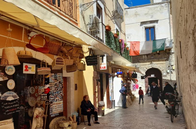 Bari, «Servizi turistici carenti? È a questo che servirà la tassa di soggiorno» 