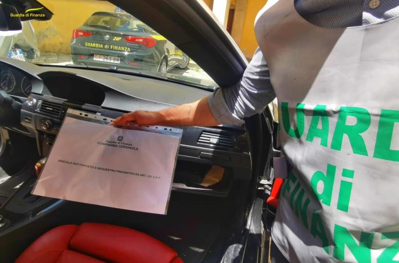 Veicoli importati dall'estero: a Cerignola scoperta truffa da 20 milioni, sigilli a 51 auto