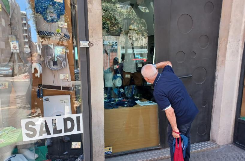 Bari, saldi e polemiche: «Ormai sono anacronistici»