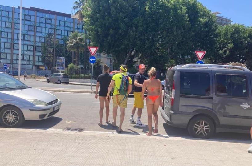 Bari, turiste scippate a Pane e Pomodoro, l'invito: «Mettete cartelli, "Attenzione, qui rubano"»