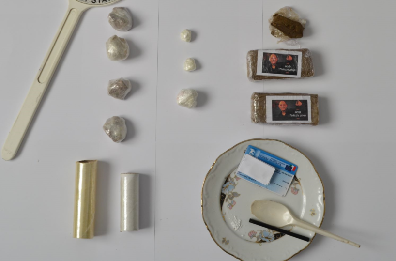 Hascisc, eroina e cocaina in casa: due uomini arrestati a Metaponto