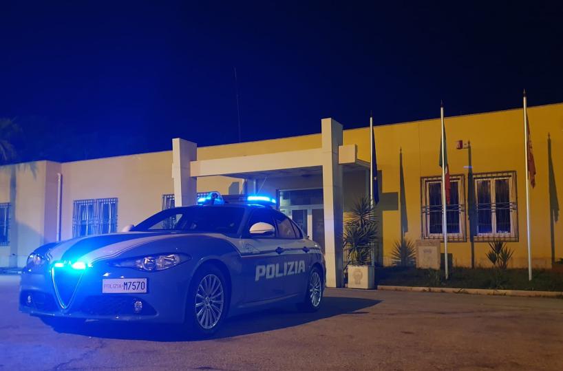 Trani, parcheggiatori abusivi allontanati da piazza Re Manfredi per un anno
