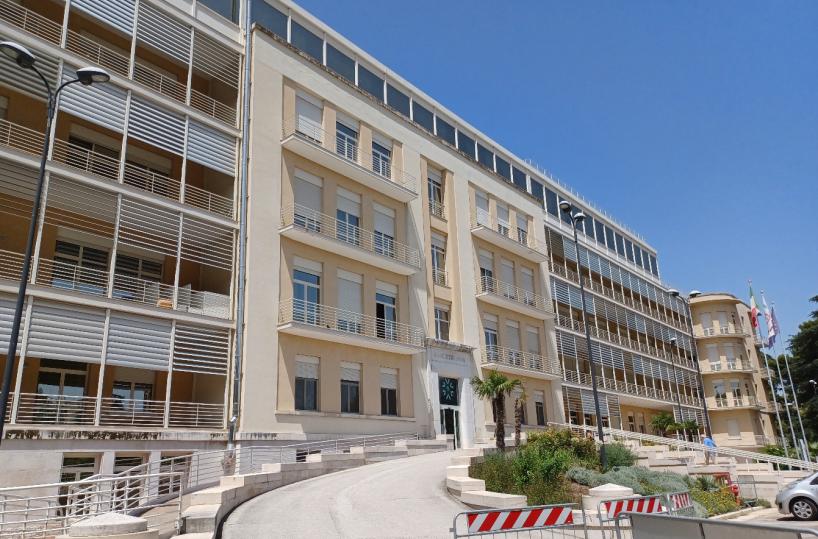 Bari, dopo il caso dell'oncologo Lorusso fioccano esposti sui medici
