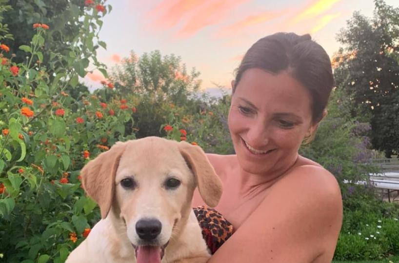 Monopoli, l'ex modella Mara per il suo matrimonio chiede donazioni per salvare i cani