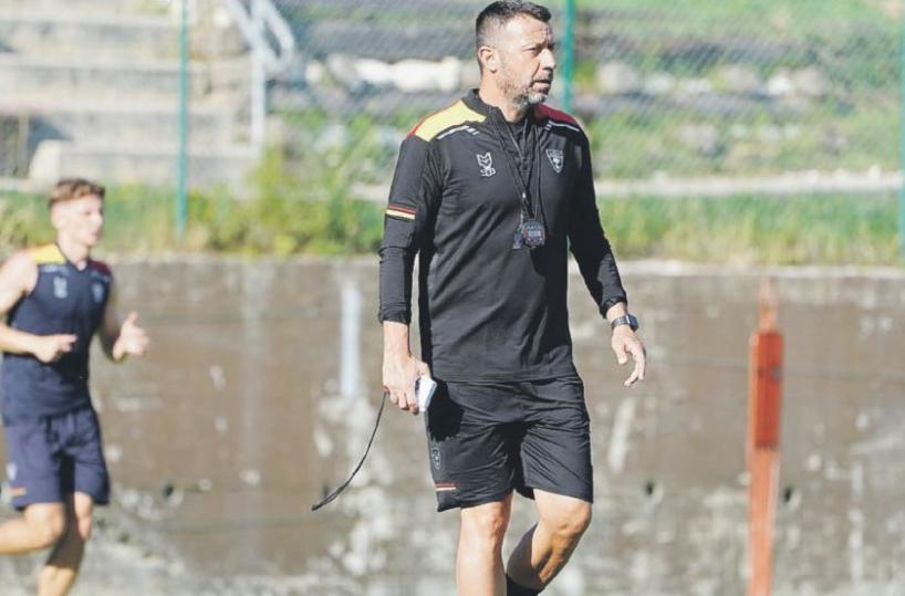 Calcio, Lecce a caccia di bomber: Joao Pedro nel mirino