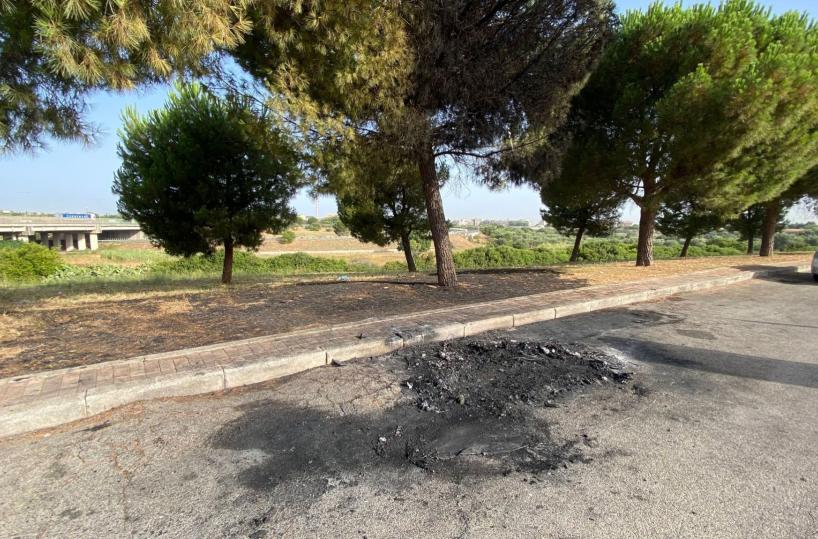 Bari, uomo morto carbonizzato in auto: l'incendio provocato da un guasto