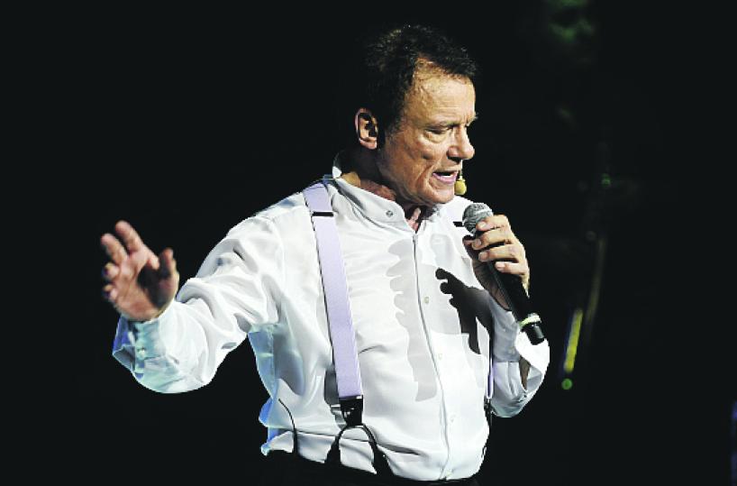 Ecco Massimo Ranieri: tra sogni, volo e musica