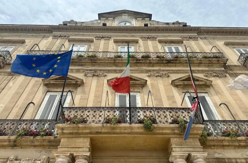 Taranto, bandiere a mezz'asta in onore di Celeste Fortunato l'attivista morta di leucemia