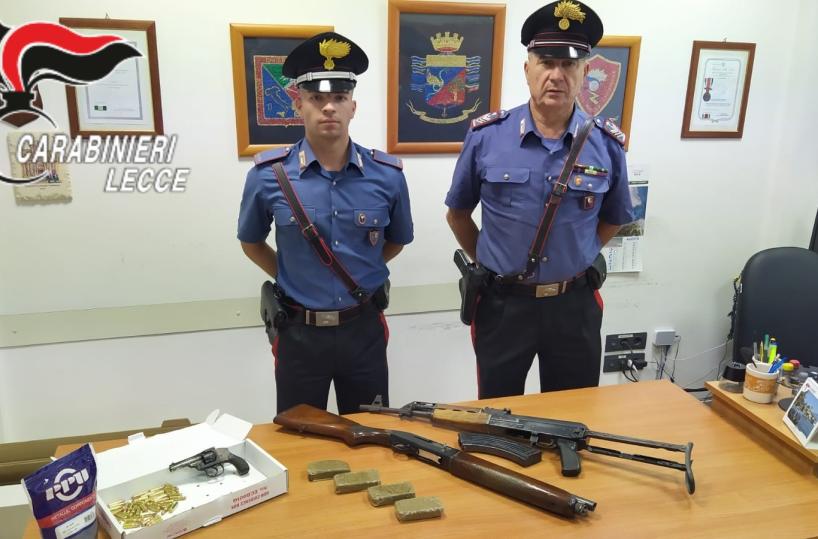 Sparatoria a Squinzano, in auto aveva un AK-47 e in casa altre armi e droga: arrestato