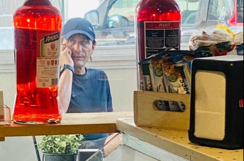 Antonio Conte «turista» a Lecce per bere al bar un caffè con gli amici