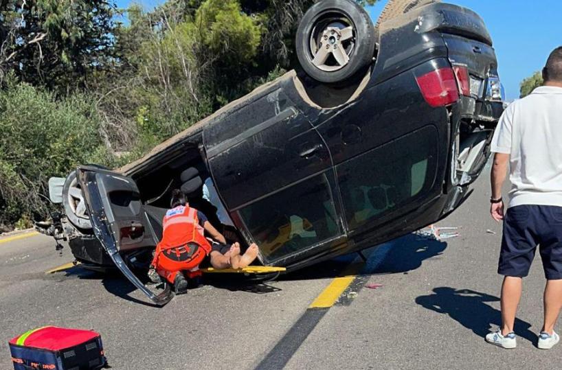 Fasano, perde il controllo dell'auto e si ribalta: un uomo in ospedale