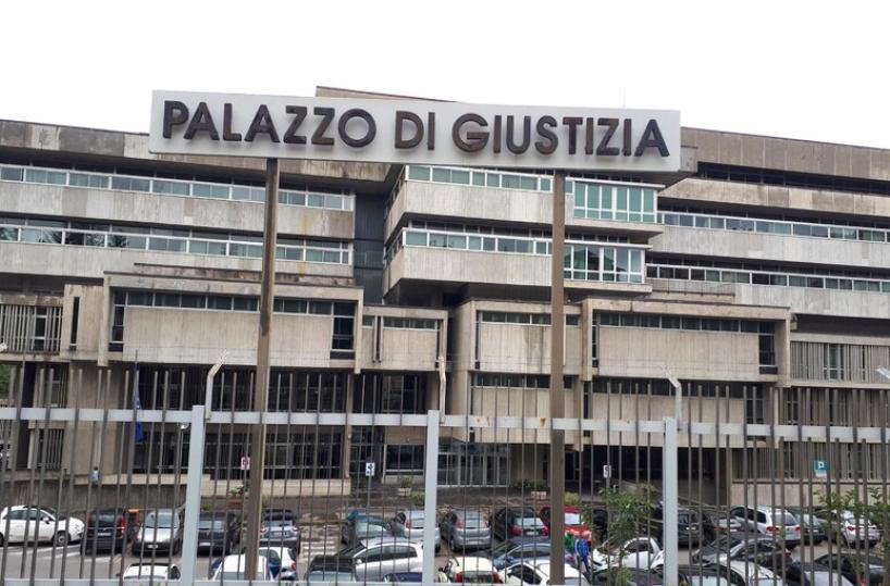 Potenza, scatta il sequestro di bar e quote societarie in odor di mafia