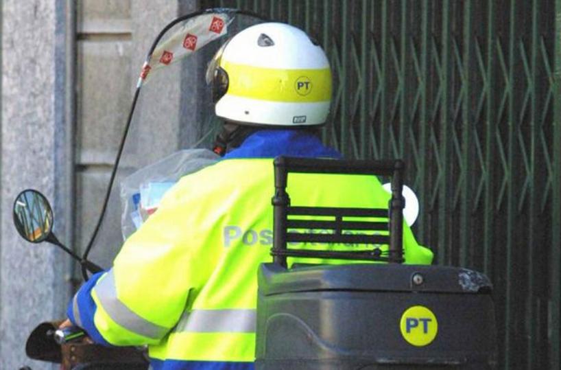 Il postino... non bussa più! Per ritirare una raccomandata bisogna andare a cercarlo