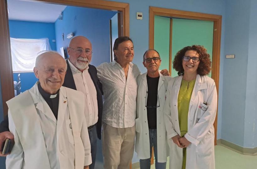 Dodi Battaglia dona televisori all'ospedale San Pio di Castellaneta
