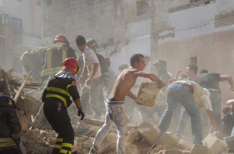 Crollo di Barletta,  due tecnici condannati: «Condotte superficiali»