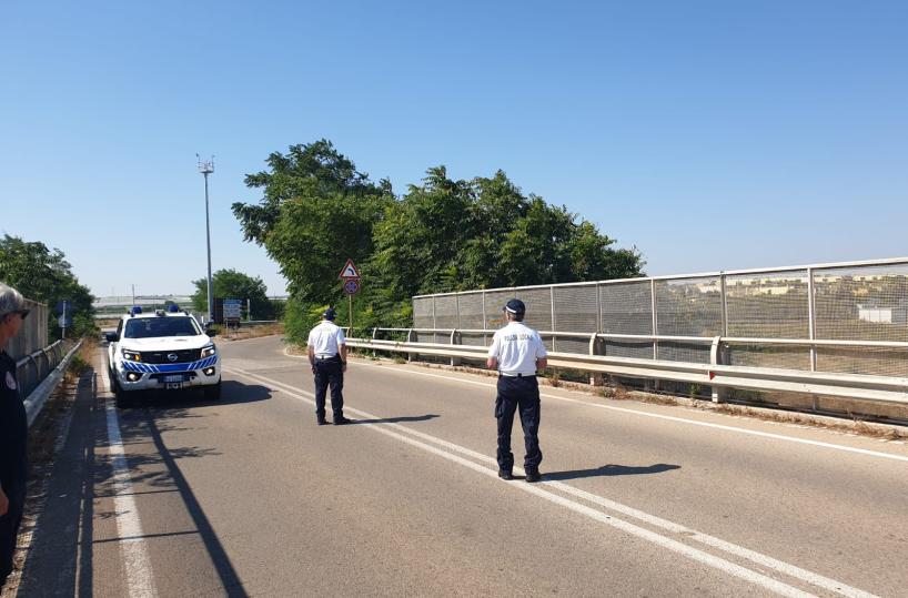 Bari, polizia scopre discarica abusiva a San Giorgio: pioggia di multe per eccesso di velocità 