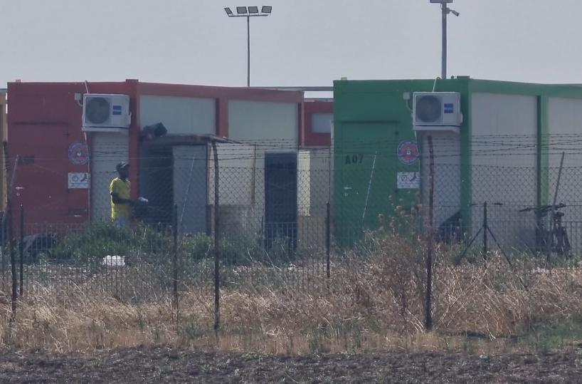 Foggia, ritrovato il corpo senza vita di un migrante tra le baracche di Borgo Mezzanone