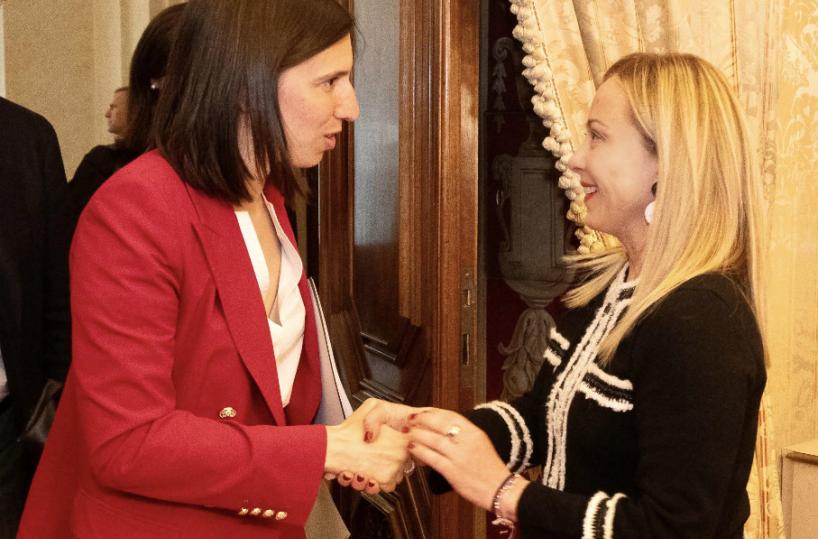 Con Meloni e Schlein la «battaglia delle dame» infiamma la politica
