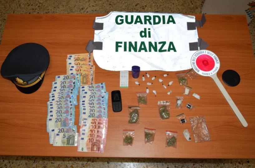 Spaccia a bordo di un monopattino elettrico: arrestato 19enne a Porto Cesareo